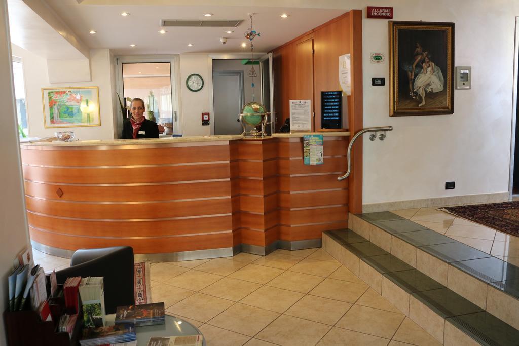 Augustus Hotel Biella Zewnętrze zdjęcie