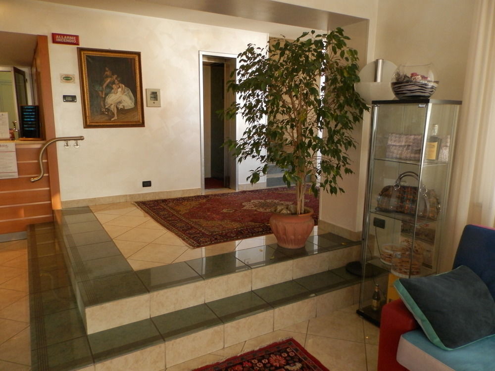 Augustus Hotel Biella Zewnętrze zdjęcie