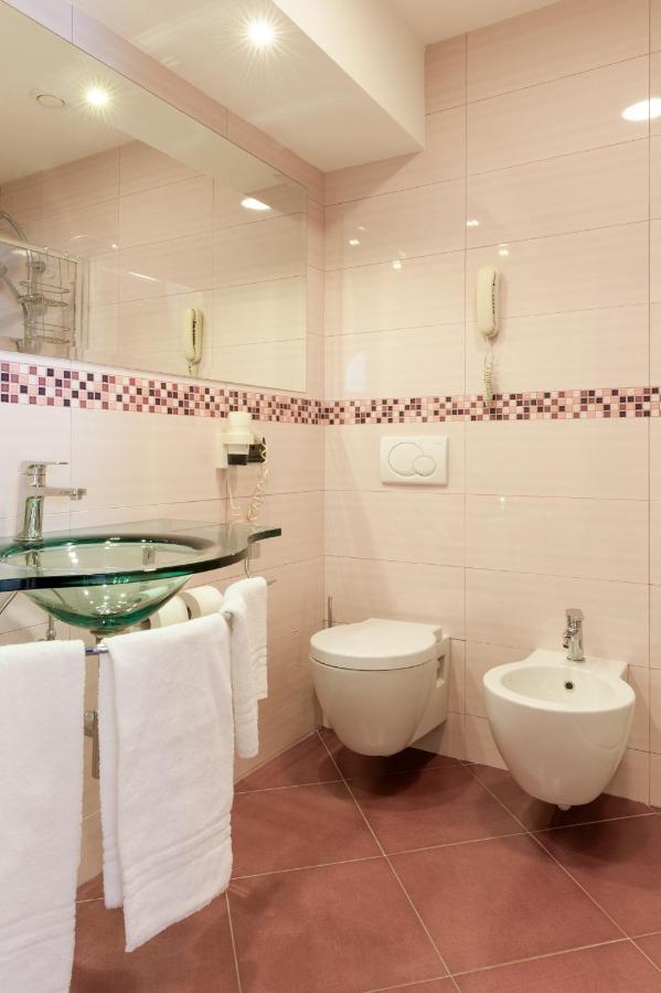 Augustus Hotel Biella Zewnętrze zdjęcie