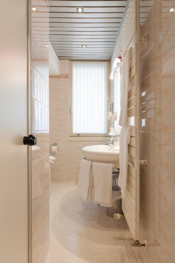 Augustus Hotel Biella Zewnętrze zdjęcie