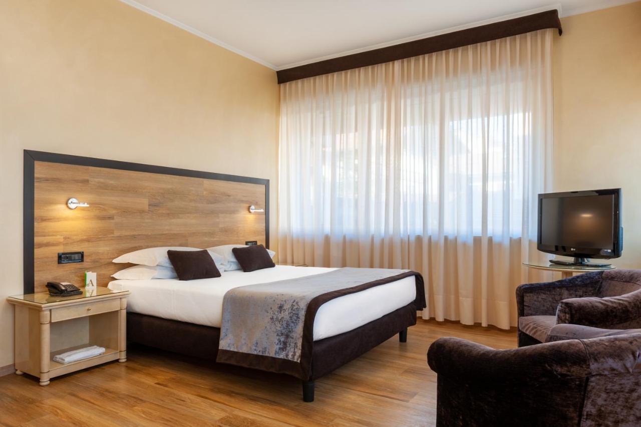Augustus Hotel Biella Zewnętrze zdjęcie