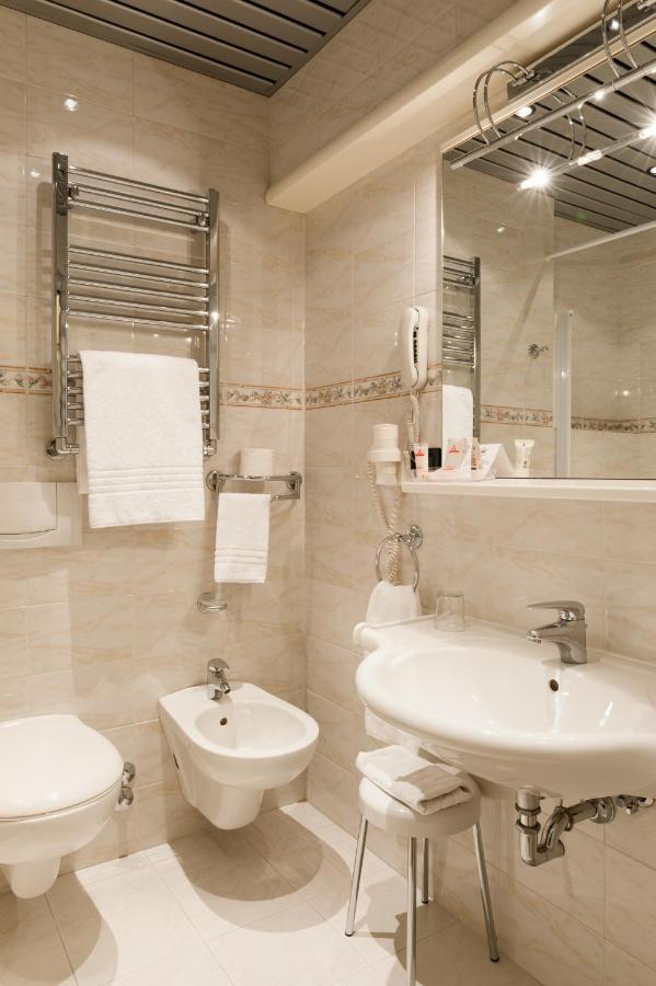 Augustus Hotel Biella Zewnętrze zdjęcie